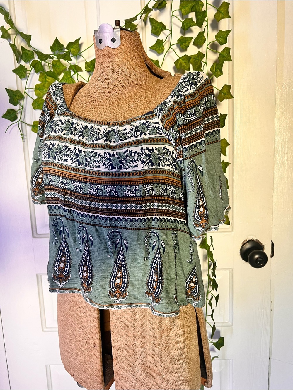 Forever 21 Boho Printed Peasant Top in Sage Green